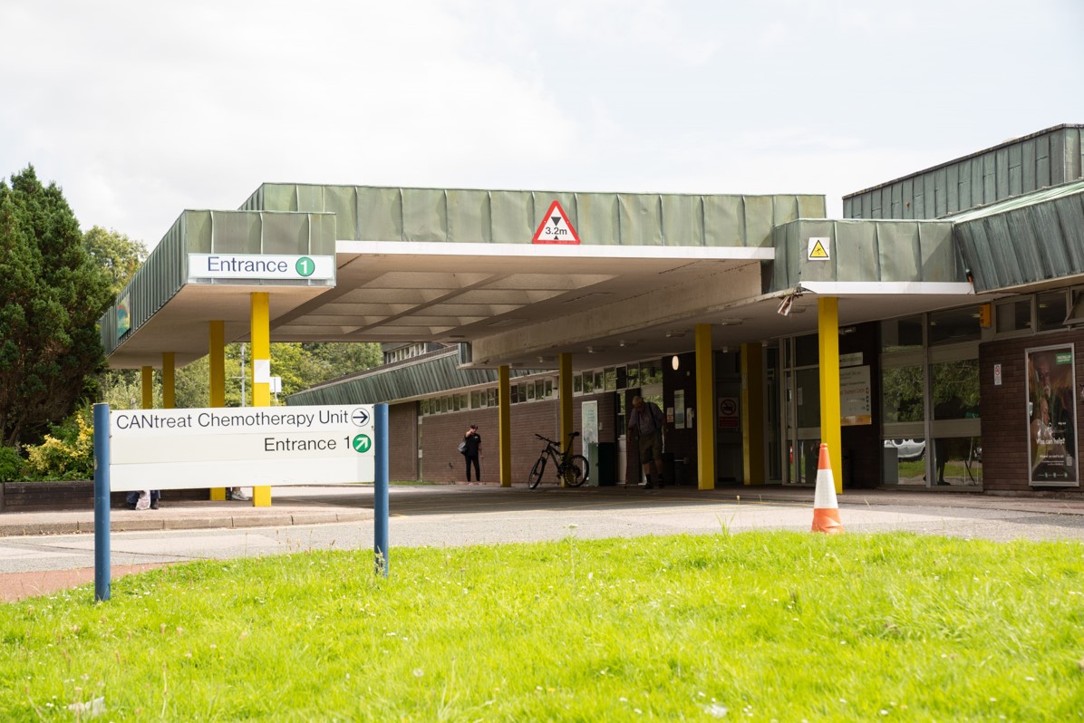 Halton Hospital Nightingale Building main entrance